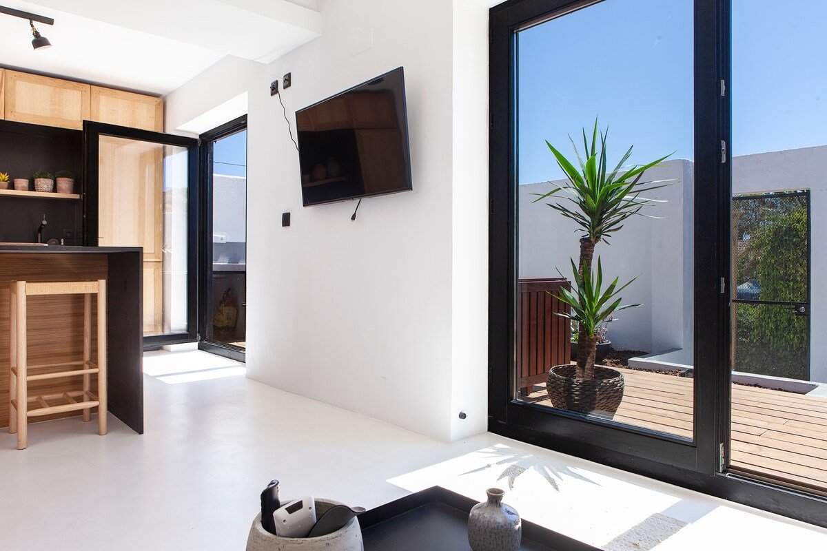 Cascais Fishing Cottage – Modern Entire House gallery image 4