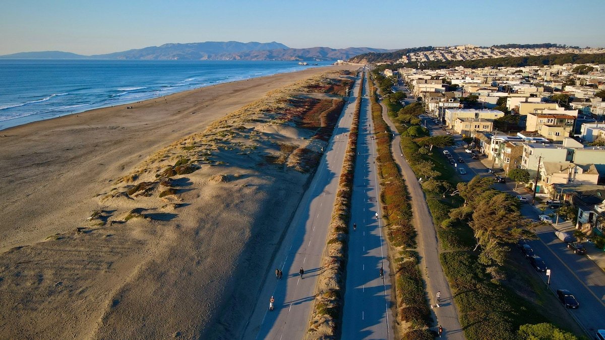 The Surf Shack – 6 beds, hot tub gallery image 2