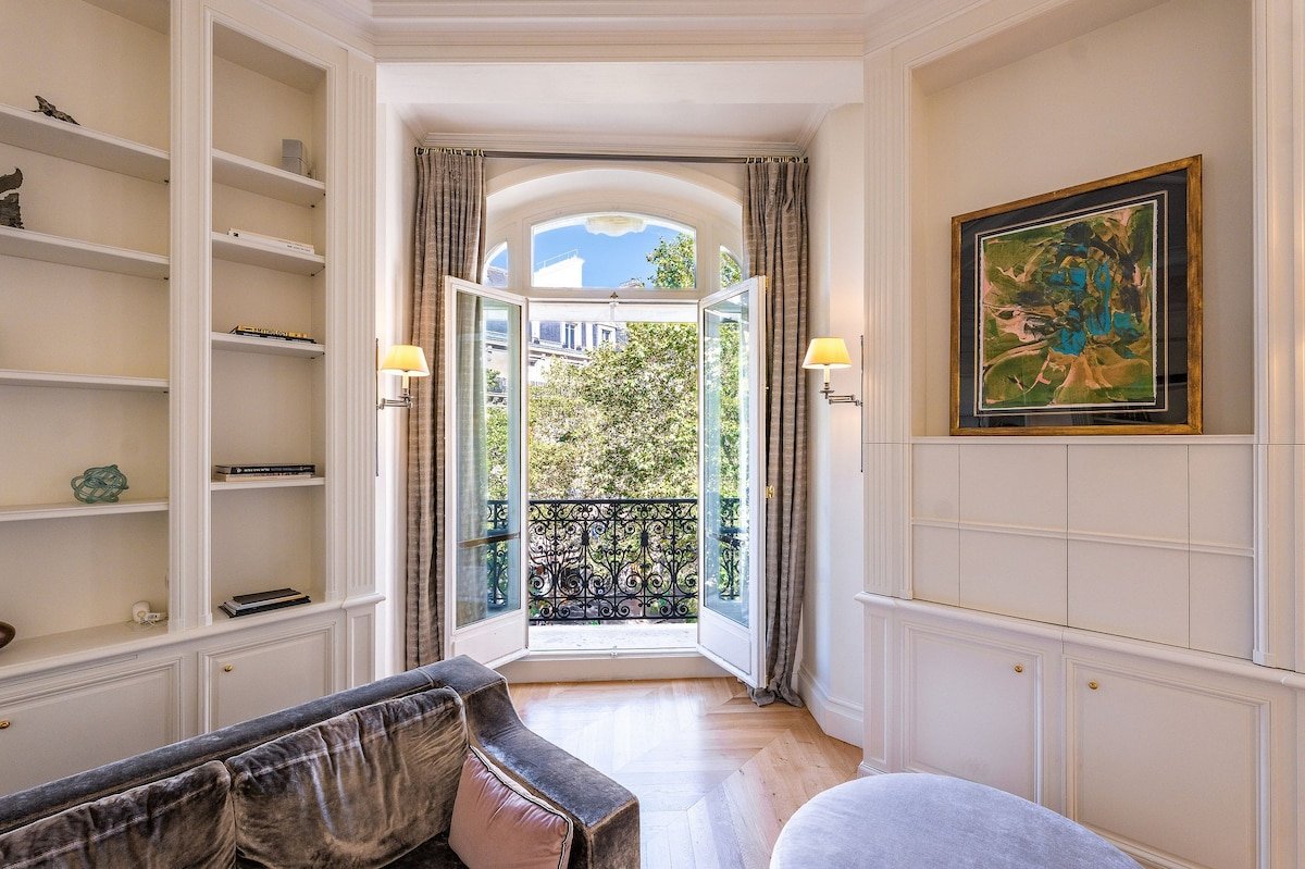 Par070 – Luxury apartment in Saint Germain gallery image 5