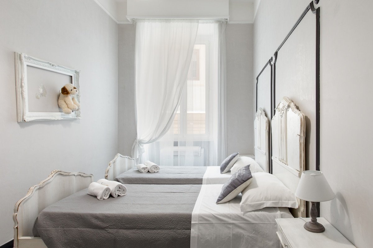 Trevi Fountain, Your Italian Holidays gallery image 5