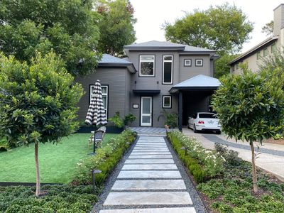 Bouldin Oasis + Hot Tub & Cold Plunge