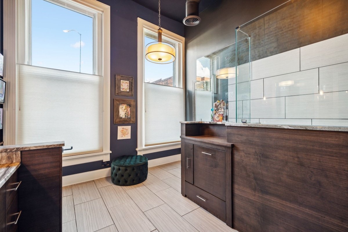 Downtown Art Gallery – Wow! gallery image 3