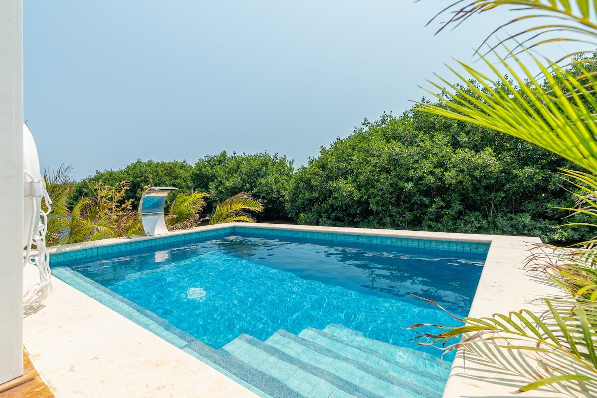 Casa Lush + Pool Club at Mahogany Bay gallery image 5