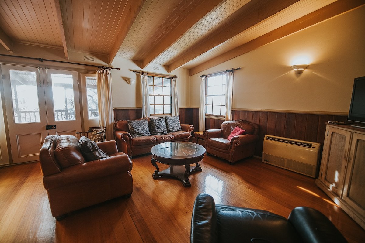 Overnewton Castle – The Stables gallery image 5