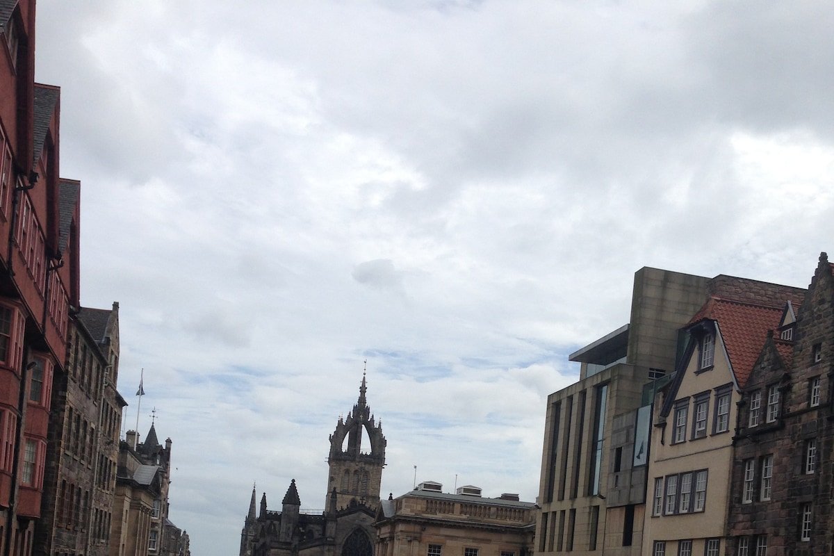 Top Royal Mile Lawnmarket Old Town gallery image 5