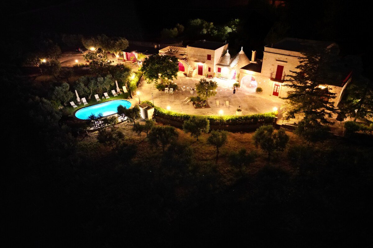 [Locorotondo] Masseria Trulli Bruni with pool gallery image 3