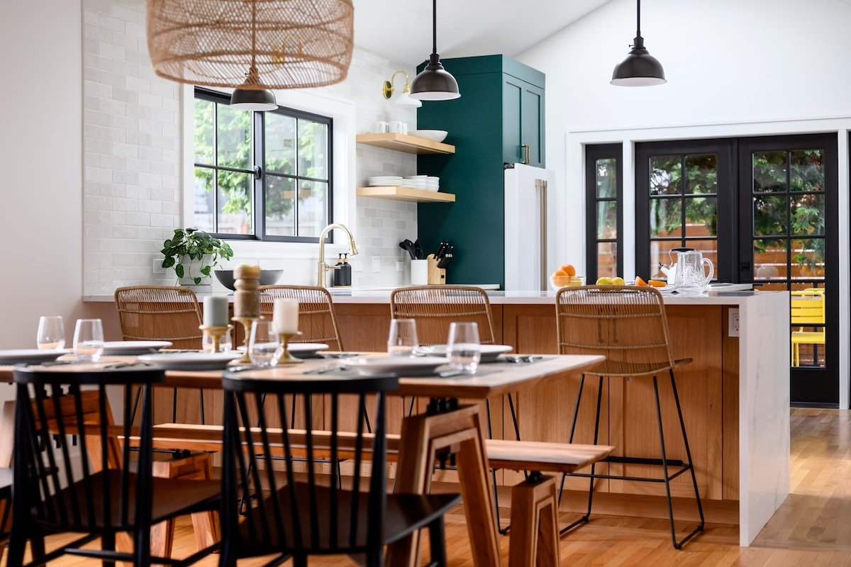 Emerald Cottage: Your luxurious Seattle retreat gallery image 4