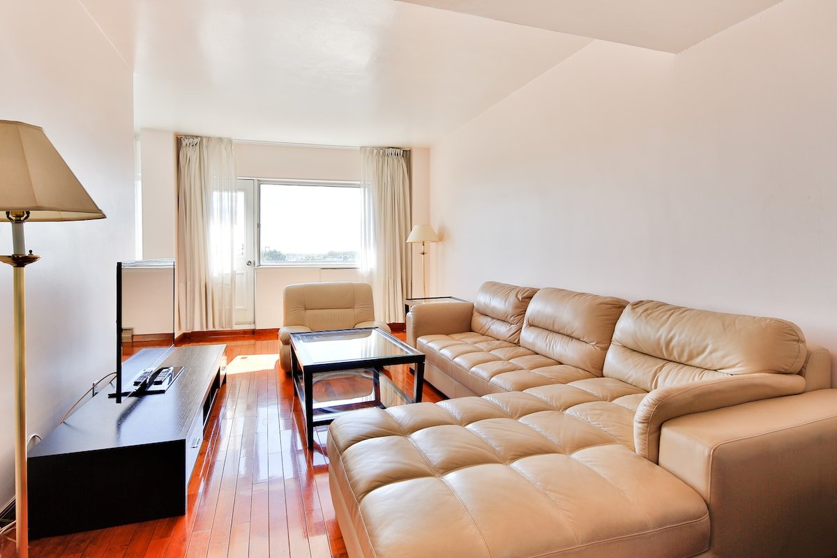 Appartement 2 chambres/2 salles de bains P0610 gallery image 2