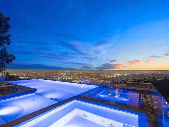 $10M Hollywood Sky Villa gallery image 3