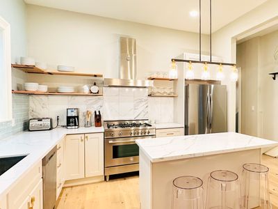 10-BR 4-BA Spacious Home in Trendy Duboce District