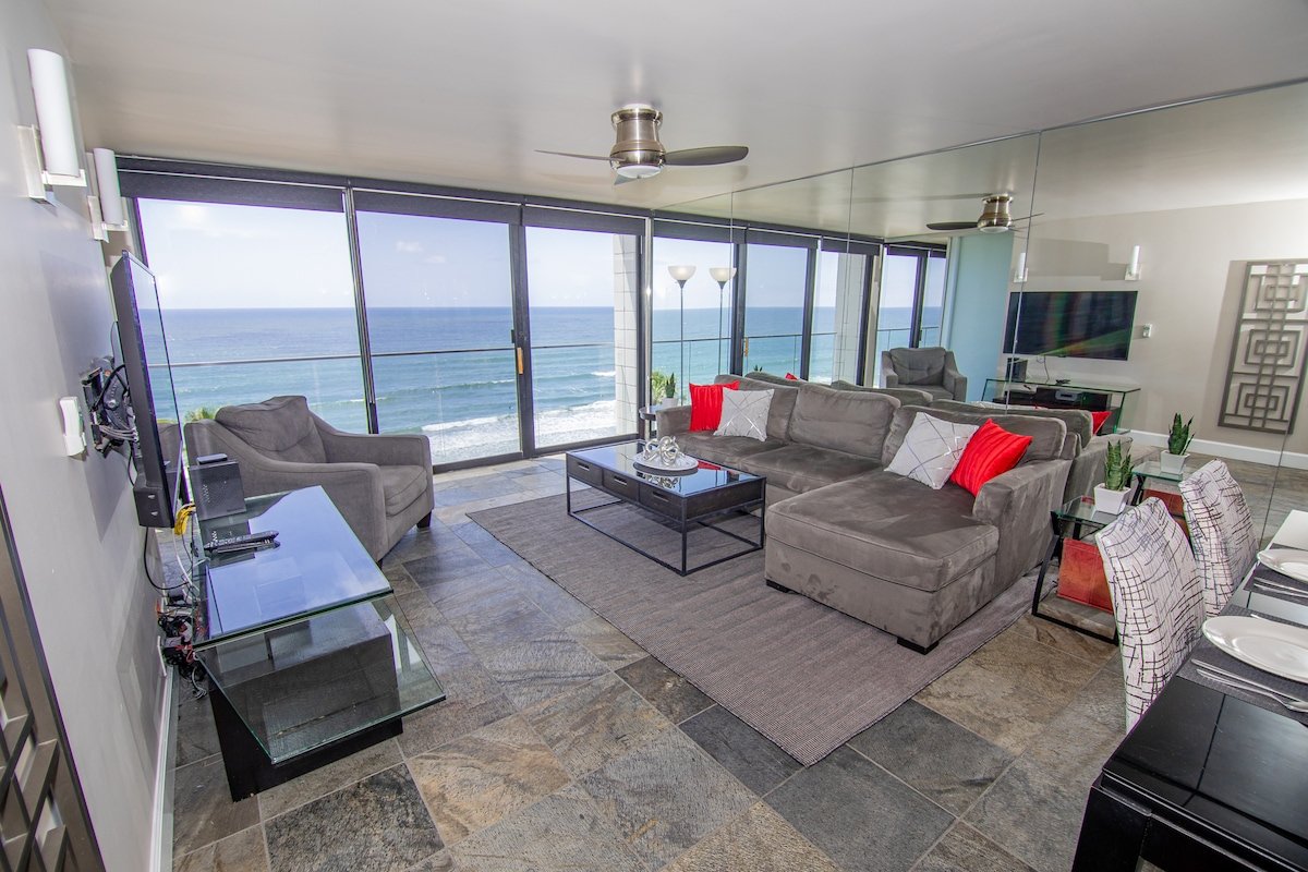 Fabulous Oceanfront 2 BR! – 610 gallery image 2