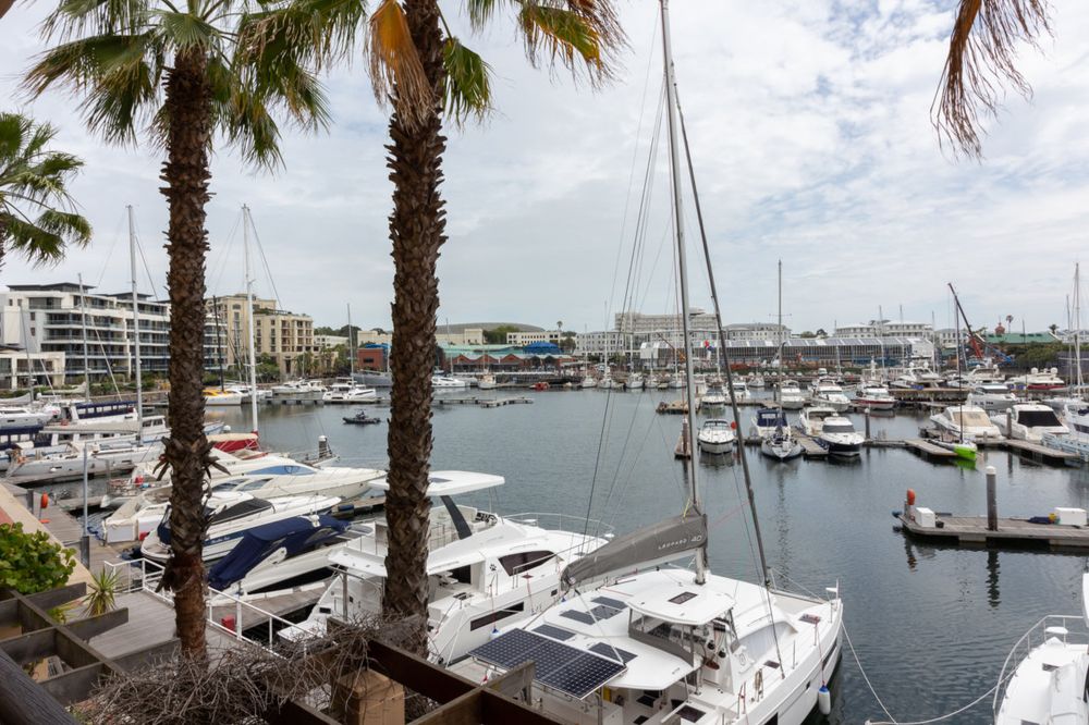 Photo 1 of Parergon 104 accommodation in V&A Waterfront, Cape Town with 1 bedrooms and 1 bathrooms