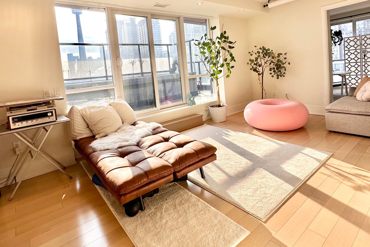 Cosy Designer Apartment with CN Tower View 2BR/1D