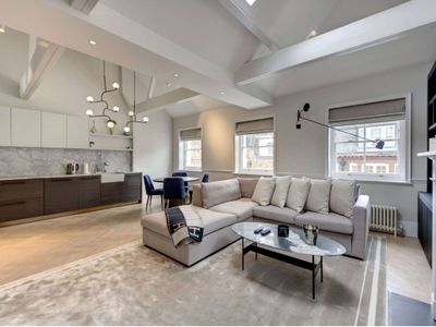 Luxury 2 Bd Fitzrovia Penthouse