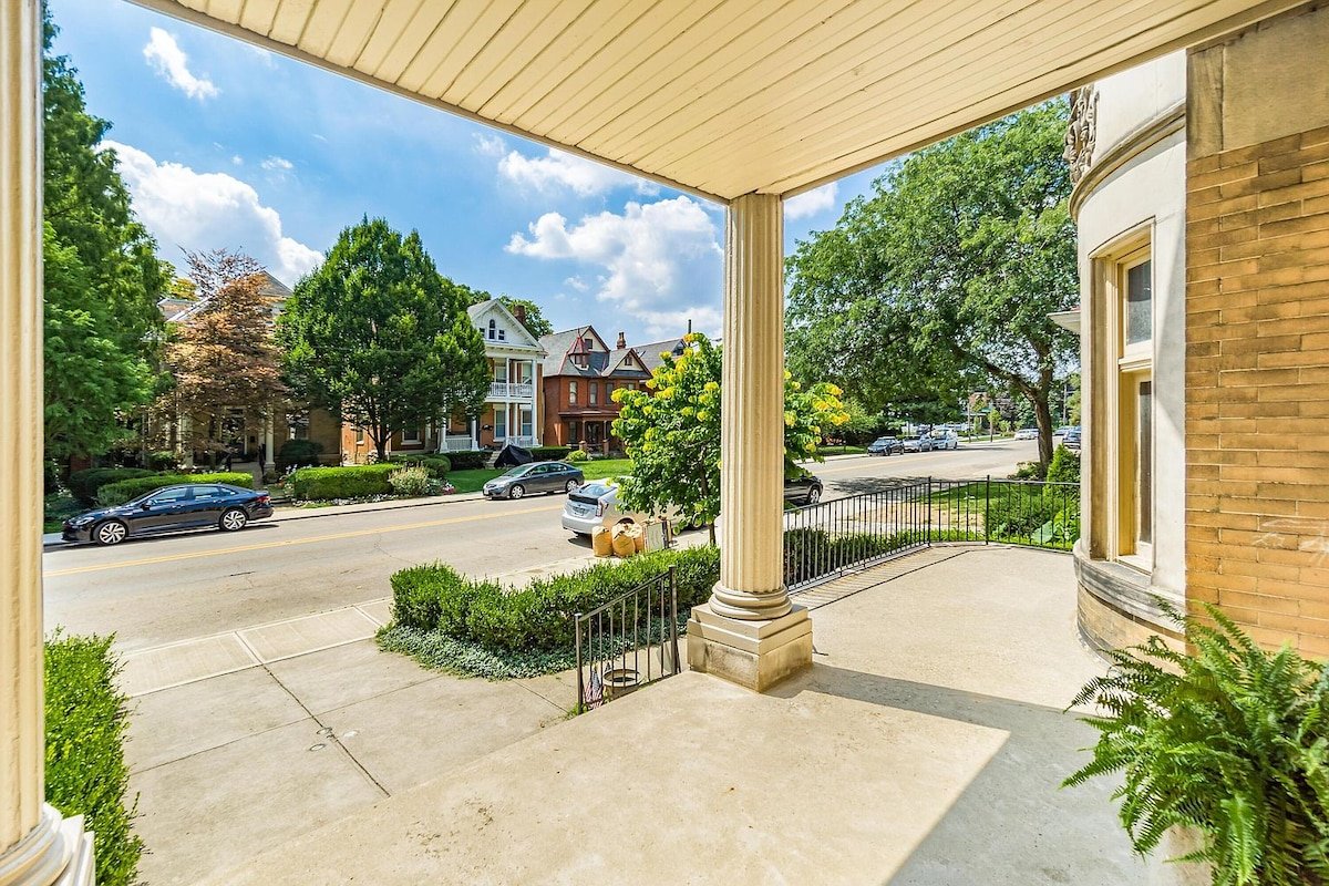 Historic home in Olde Towne East-sleeps 12 gallery image 4