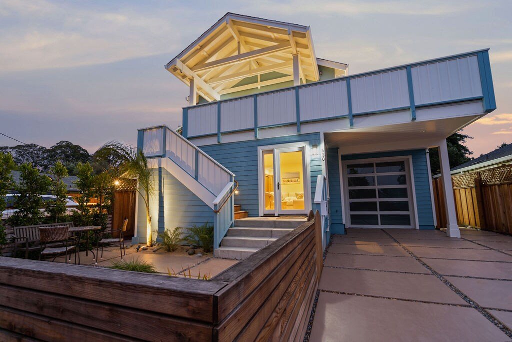Twin Lakes Santa Cruz Beach Home gallery image 5