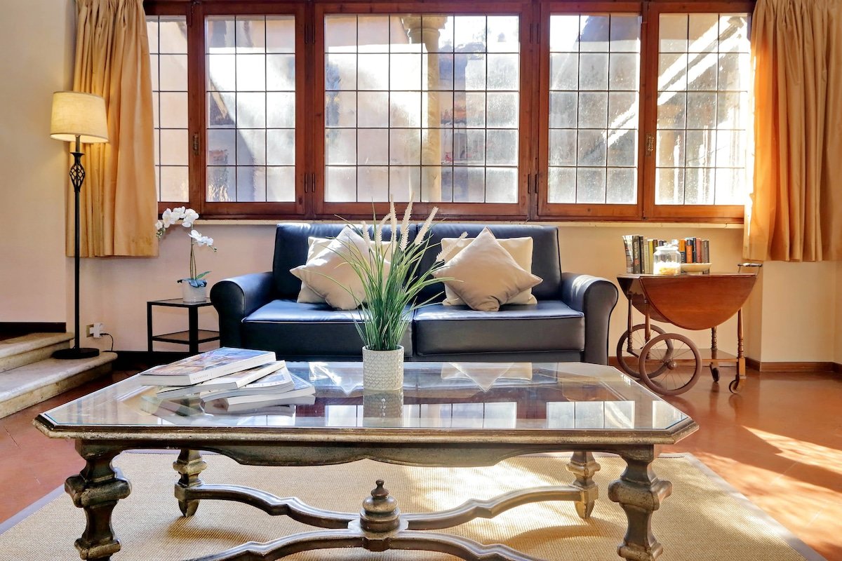 Elegant apartment in the heart of Rome gallery image 5