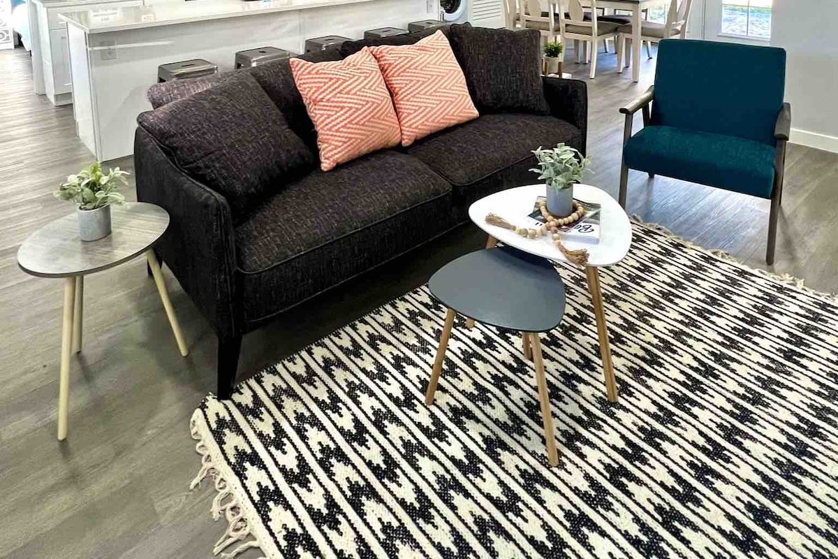 Modern & Bright Open Concept Ranch Home by DU! gallery image 4