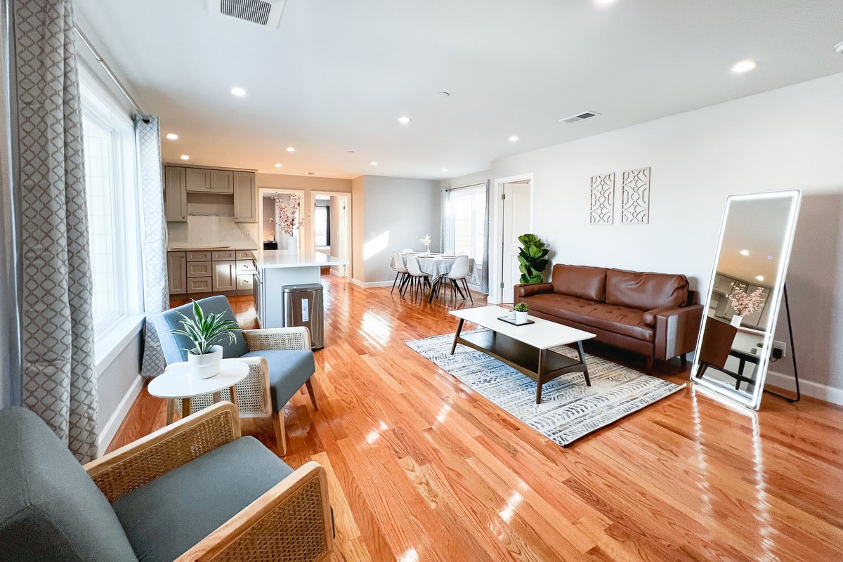 8bd/8ba Unique Spacious Clean Home