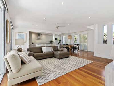 Maher Tce Stately Residence with Beach Side Charm