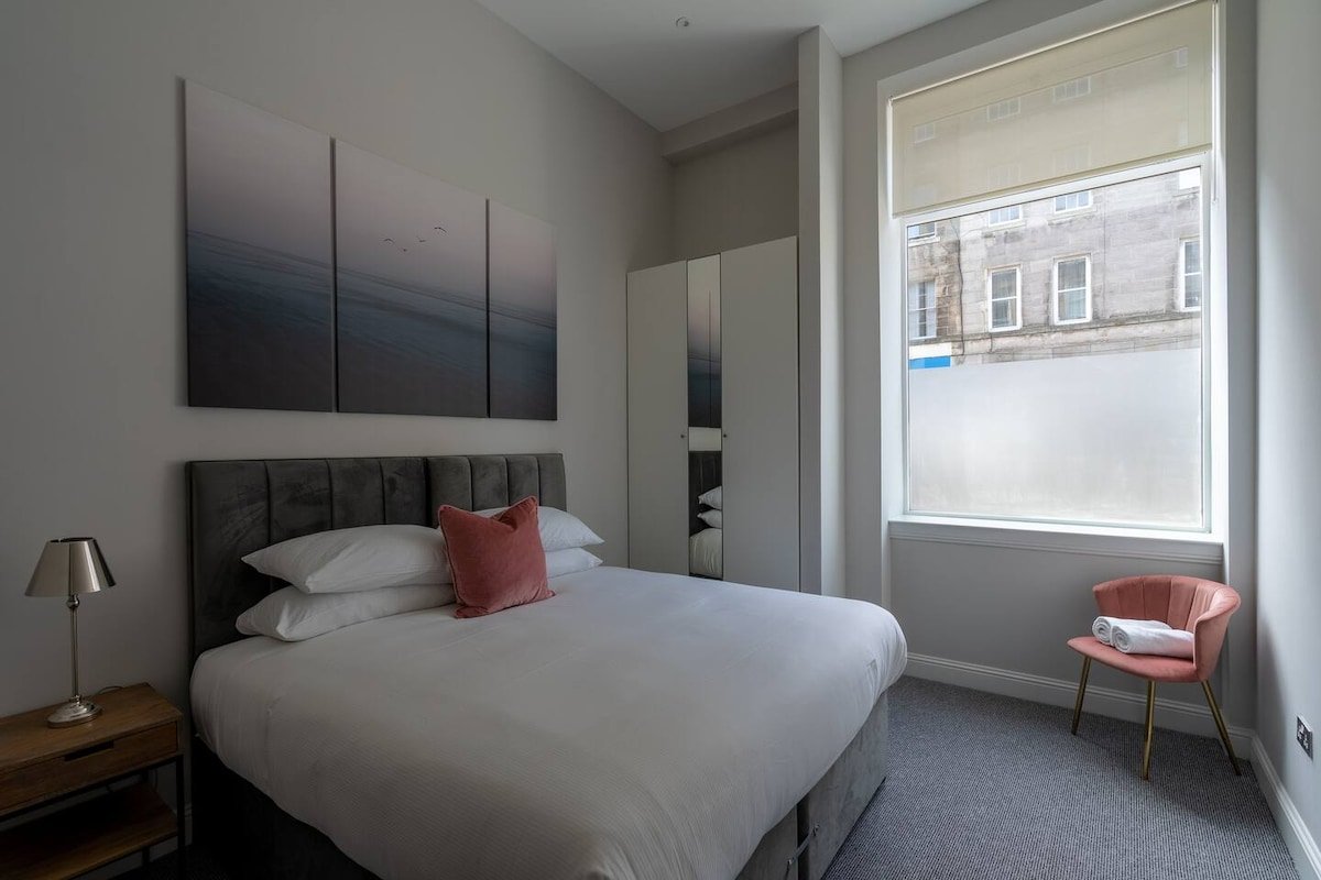 Luxury Nests – Old Town 1 gallery image 3