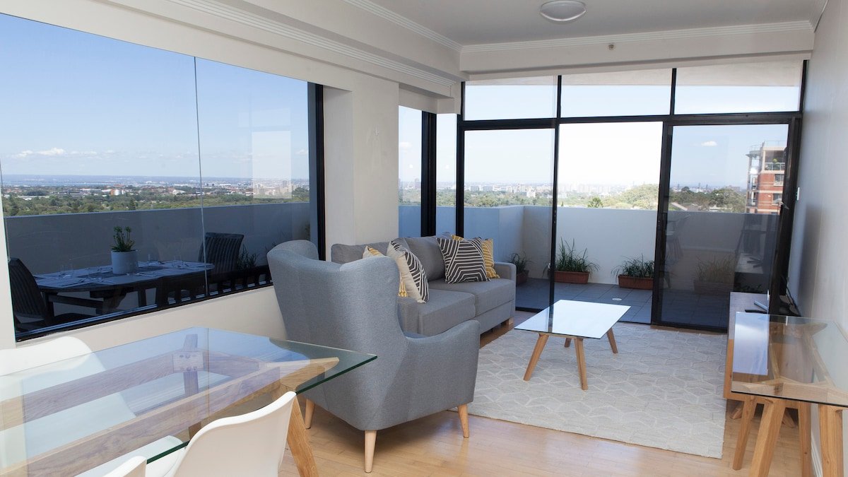 Stunning Panoramic Views, Bondi & CBD Convenience gallery image 4