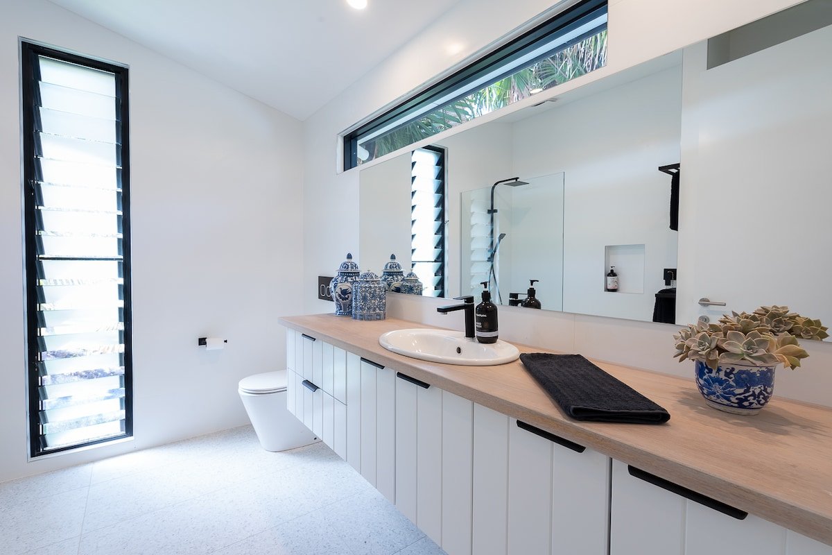 Bamboo Beach House (Linen included) gallery image 5