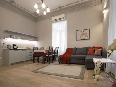 Sophisticated apartment in Syntagma by GHH