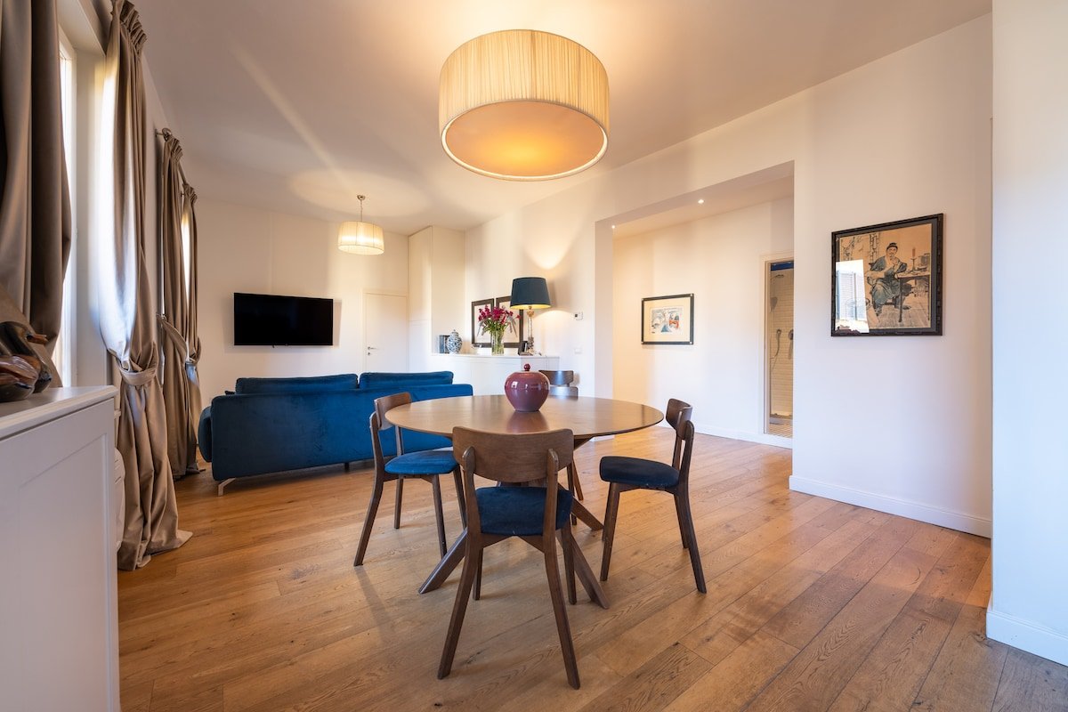 Luxury Modern and Stylish Apartment gallery image 5