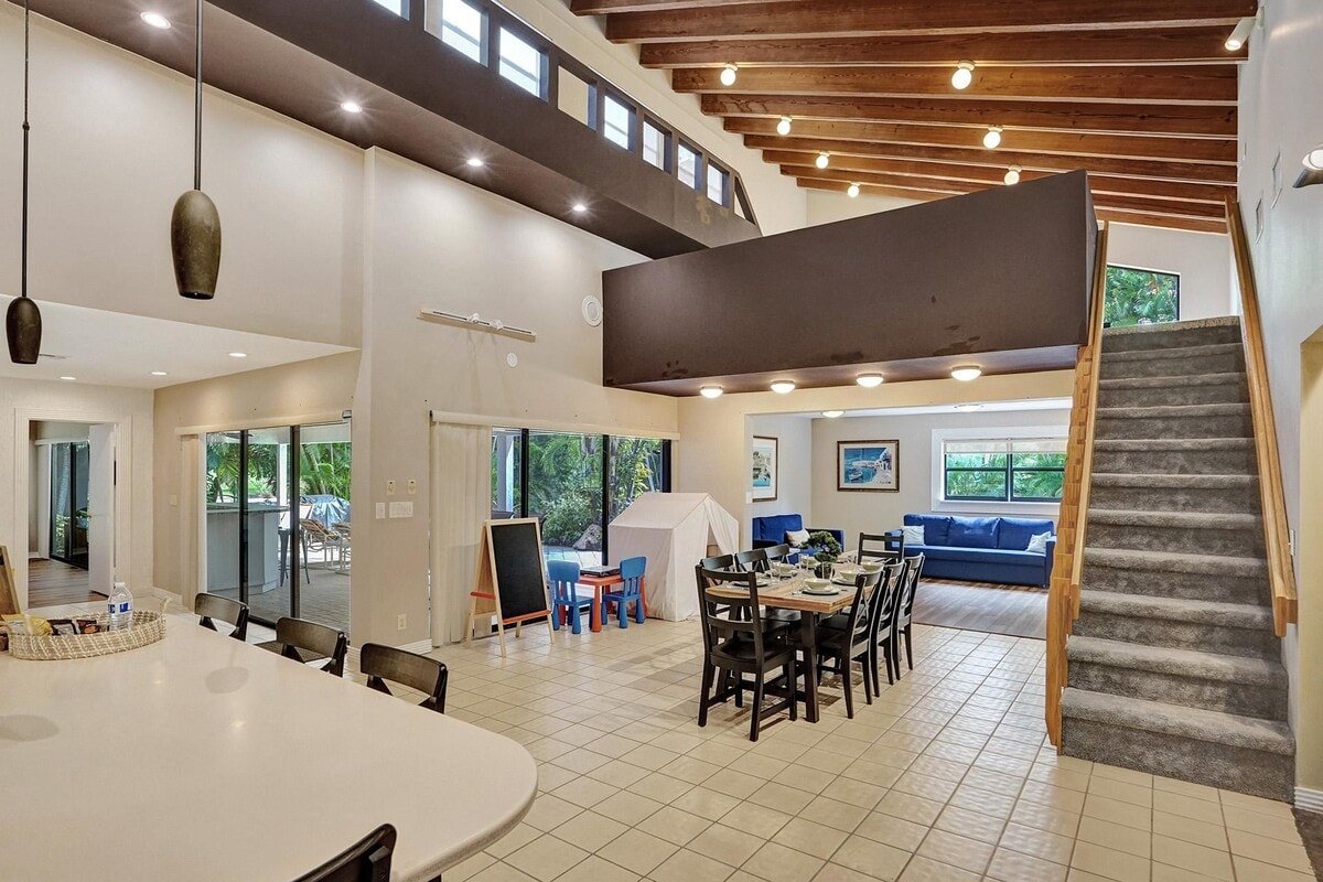 Villa Heated Pool, Golf Course BBQ Ping Pong Table gallery image 5