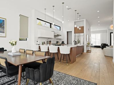 Modern Lux Large House Back Yard | Pet | Parking