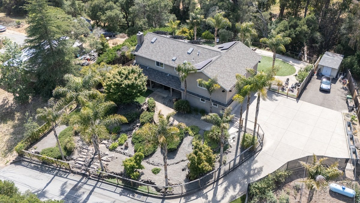 Spacious Family & Pet friendly home! gallery image 2