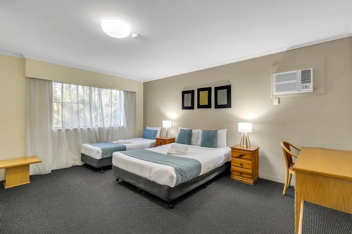 Convenient self-catering unit gallery image 5