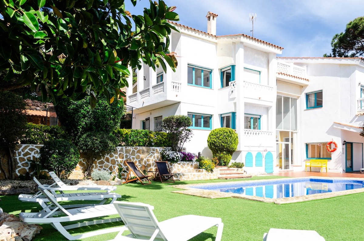 Villa El Riu del Cel con vistas al mar gallery image 3