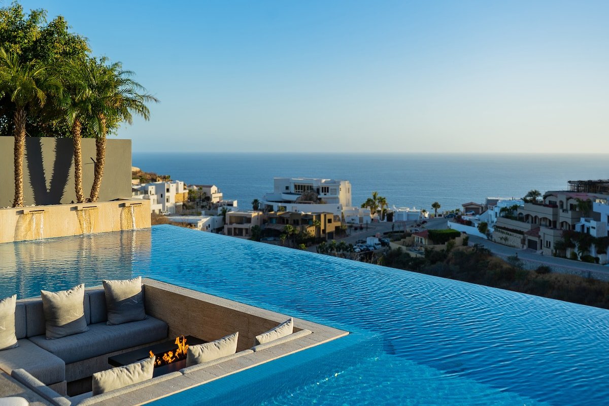 Full Staff – Maison de Cortes by Cabo Villas