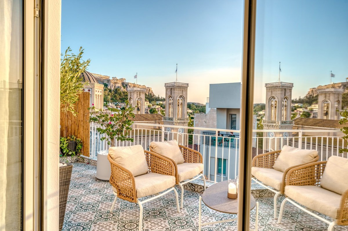Luxury Apt with Acropolis view Balcony and Jacuzzi gallery image 5