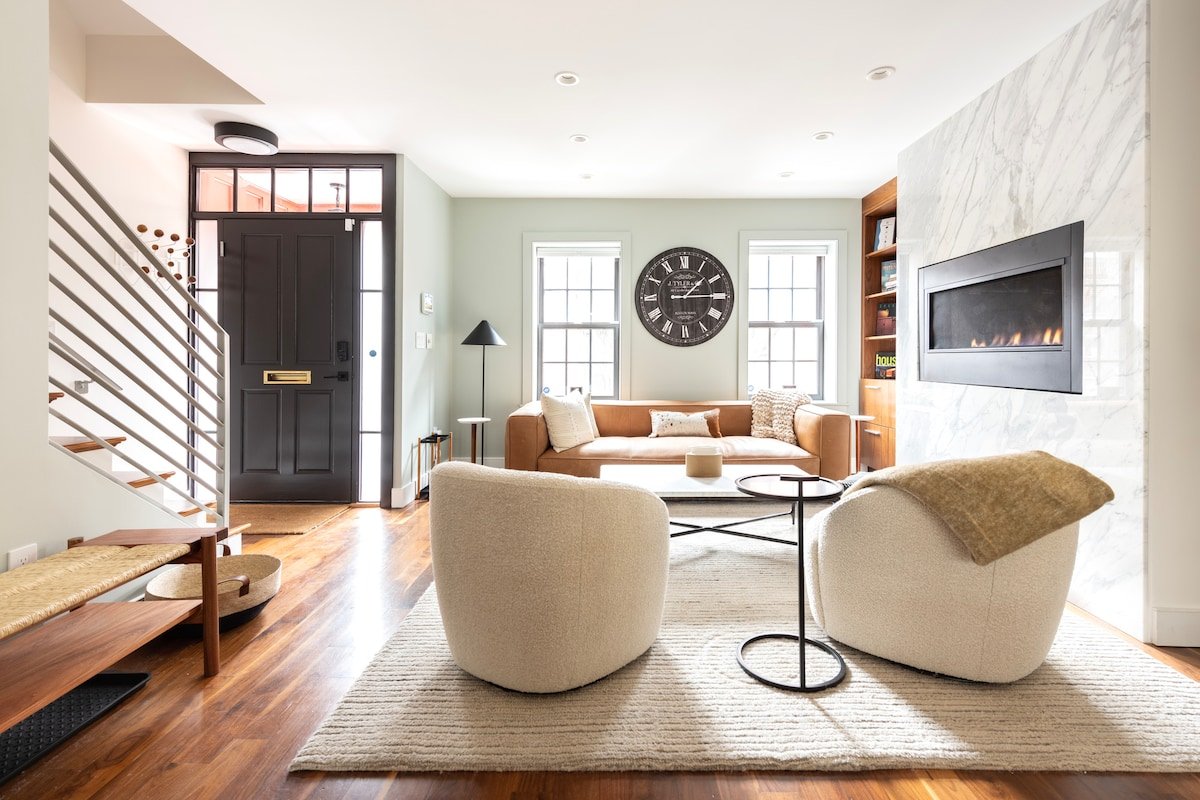 Luxurious & Spacious Townhome gallery image 3