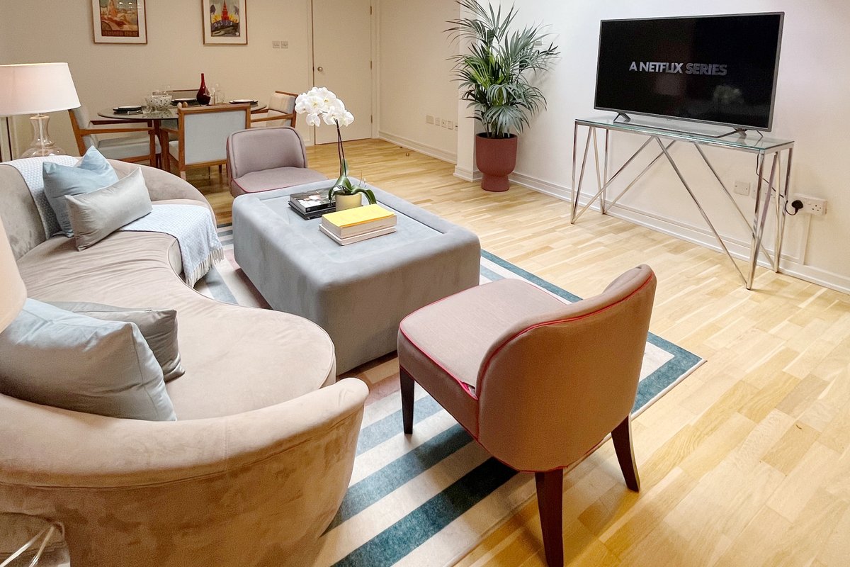 Central Loft, 2 bed/2bath. Close to everything!