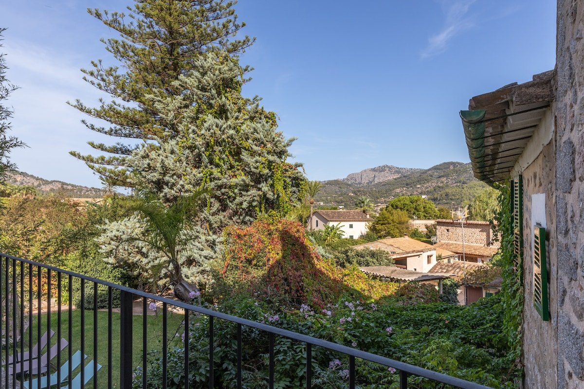 6-bedroom villa with pool, garden & AC in Sóller gallery image 5