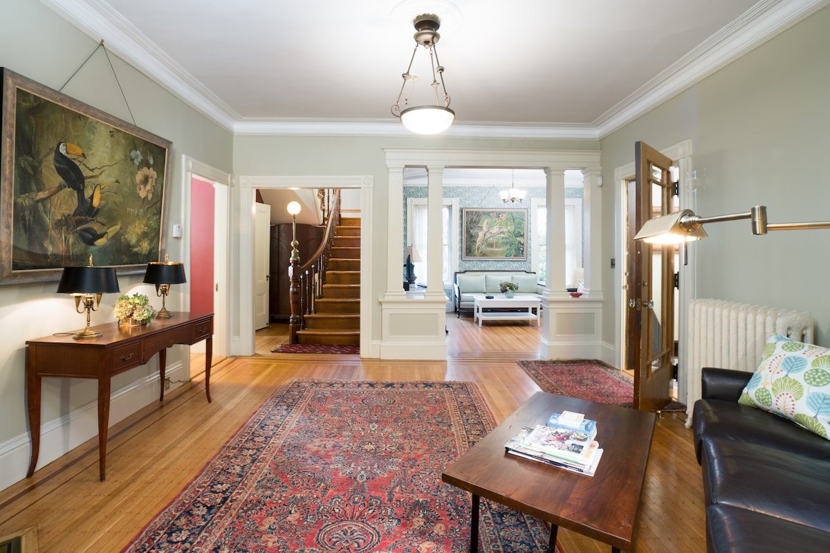 Elegant Victorian Home – East Side near Brown gallery image 3
