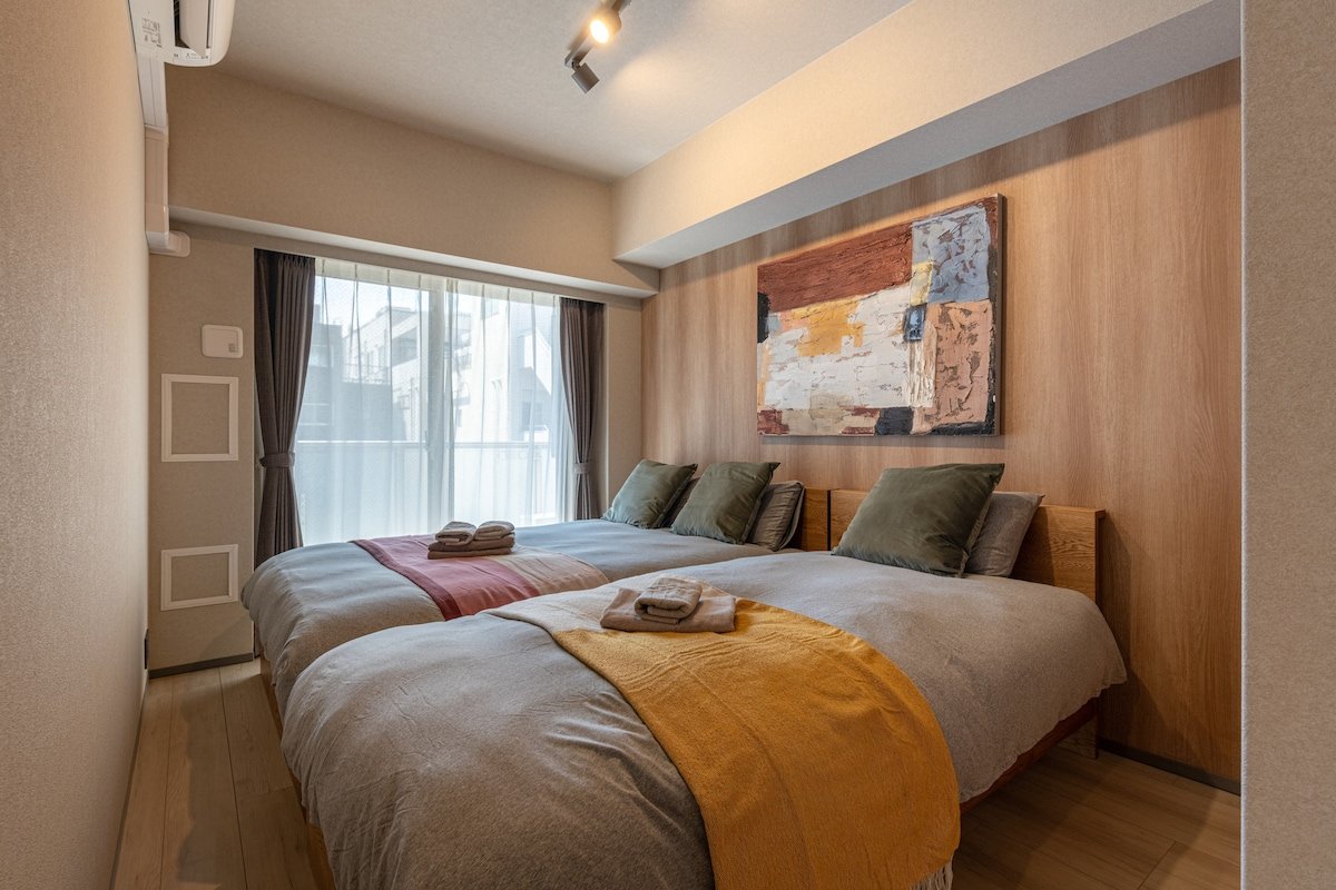 Downtown.Unforgettable journey#401 gallery image 3