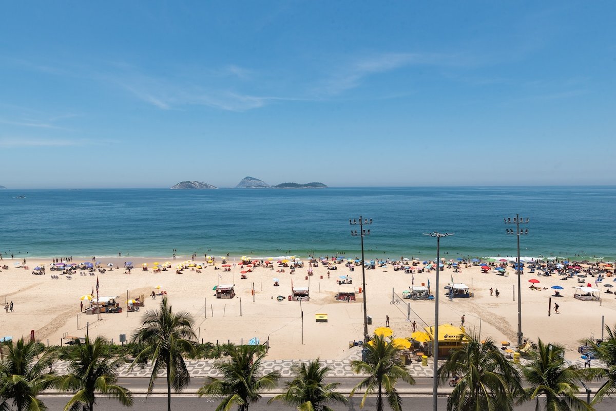 Ocean front Ipanema penthouse gallery image 2