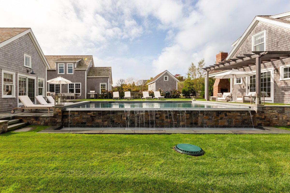 Three Cliff Lane gallery image 5