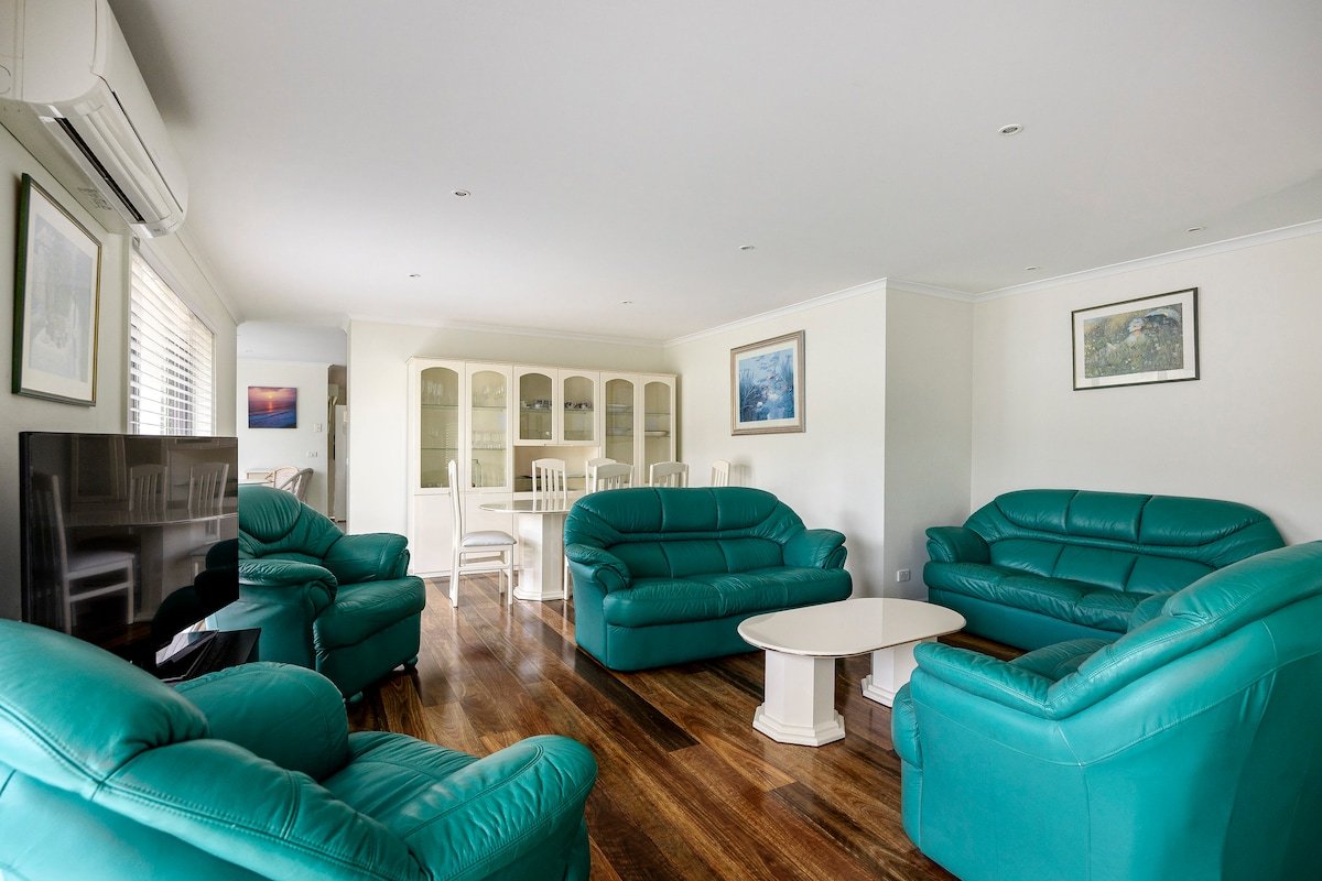 Sand and Foam gallery image 4