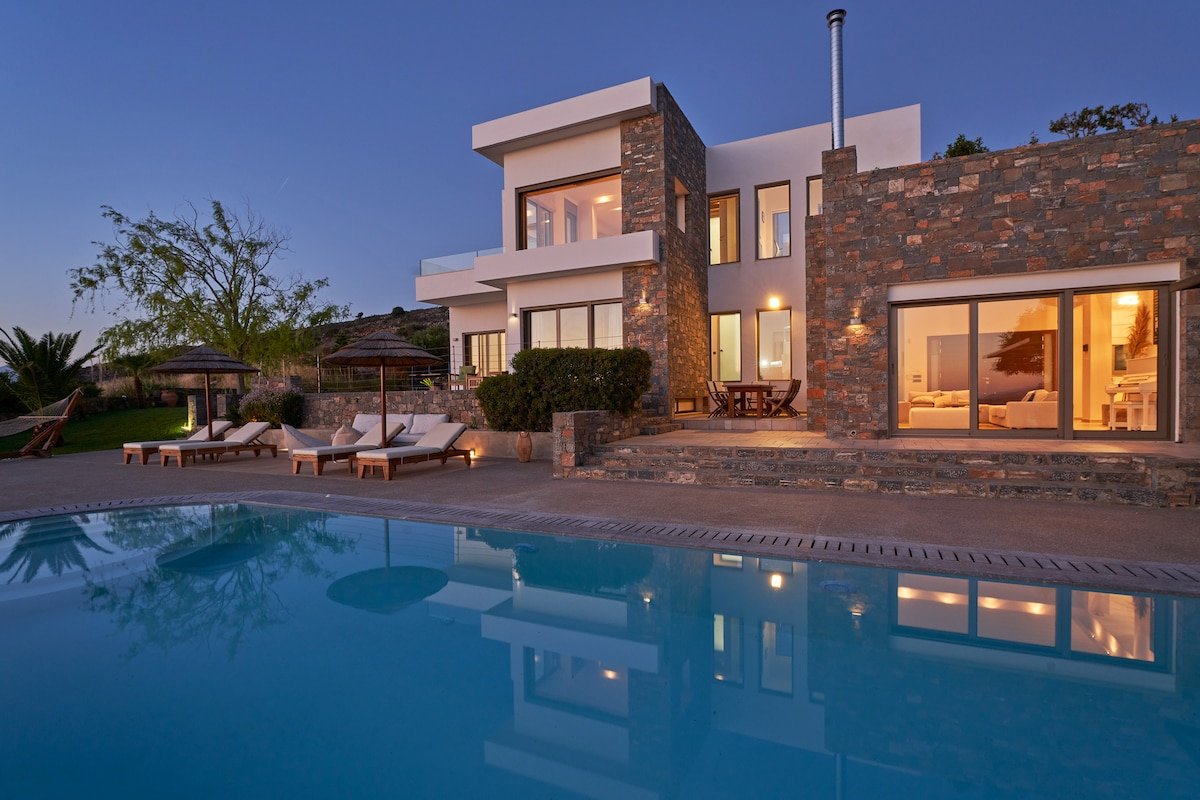 Amazing Sea Views at Villa White Pearl gallery image 3