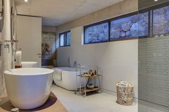 Photo 4 of Breathe Villa accommodation in Camps Bay, Cape Town with 5 bedrooms and 4 bathrooms