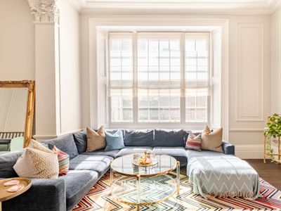 £12 million Buckingham Palace duplex with garden