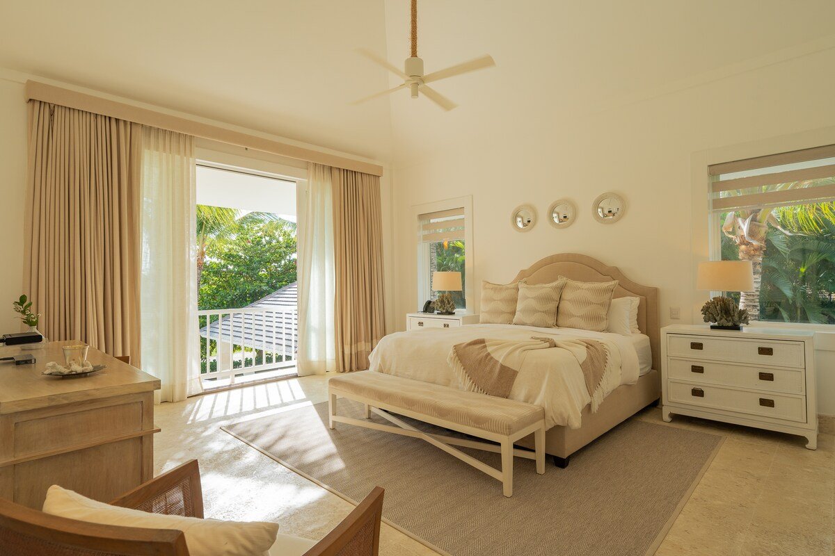 Stunning 5BR Private Villa with Cook&Service Staff gallery image 3