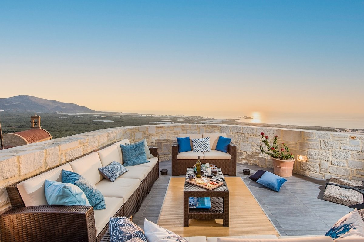 Villa Galatia I Free*heated pool, ideal for groups gallery image 3