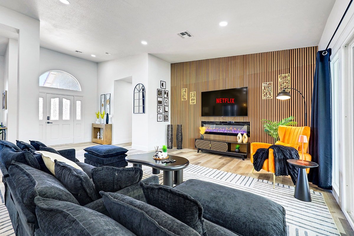 LuXURY! 7BR private Pickleball. gallery image 4